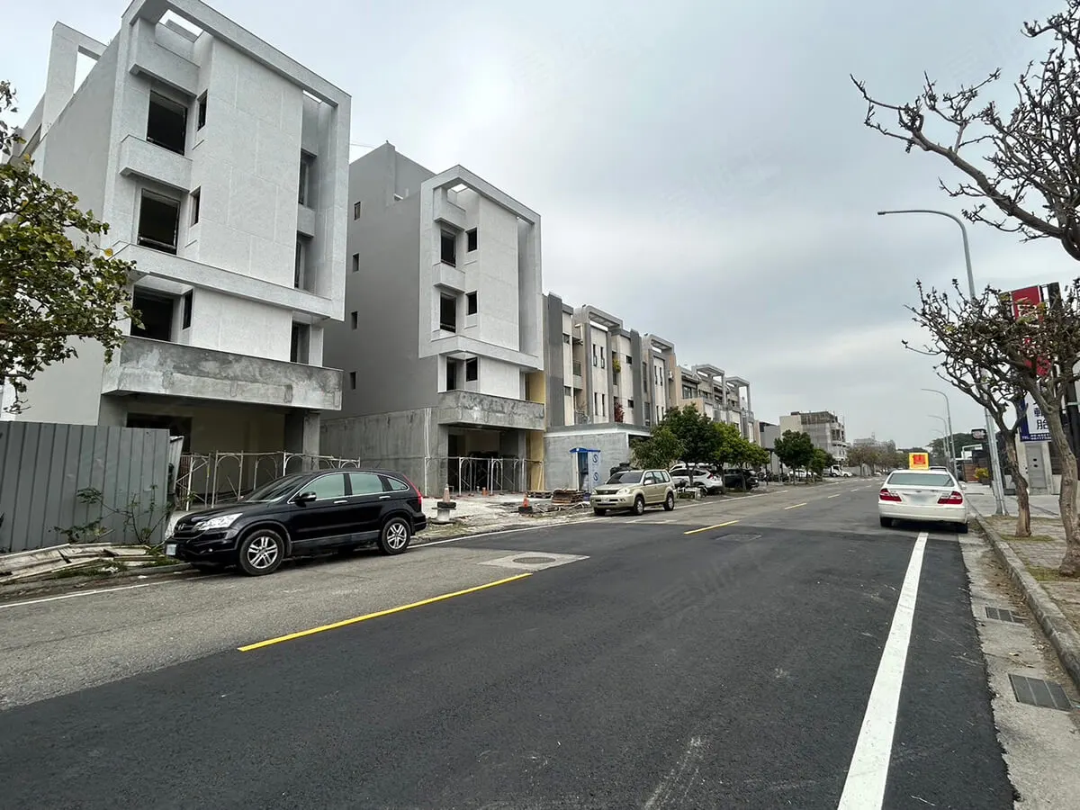 凱迪高鐵荷雅建案圖輯 3